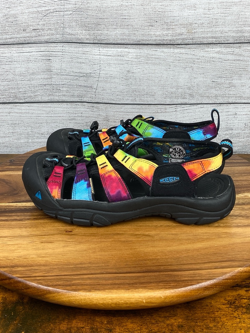 KEEN Womenโs Newport Retro Original Tie Dye Closed Toe Hybrid Sandals Size 8.5